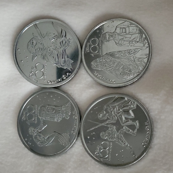 NWT Disney 100 Medallion - Star Wars - Picture 1 of 6